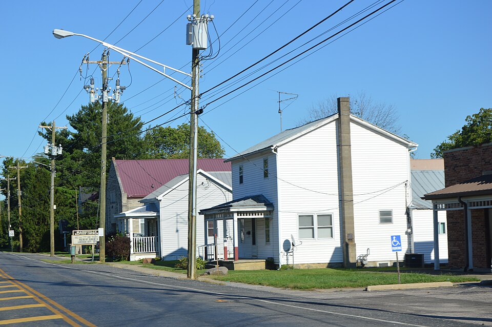 Maineville, Ohio homes, a service area of High Tide Pools & Spas